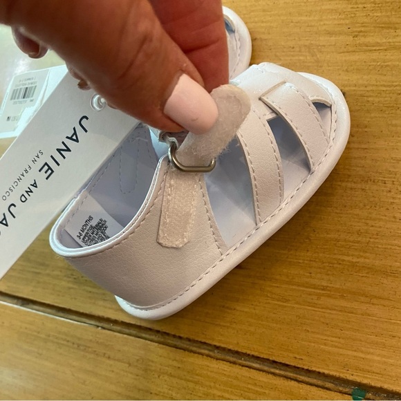 Janie & Jack Infant White Sandal 3-6 month NEW Fisherman style Velcro - Picture 8 of 11